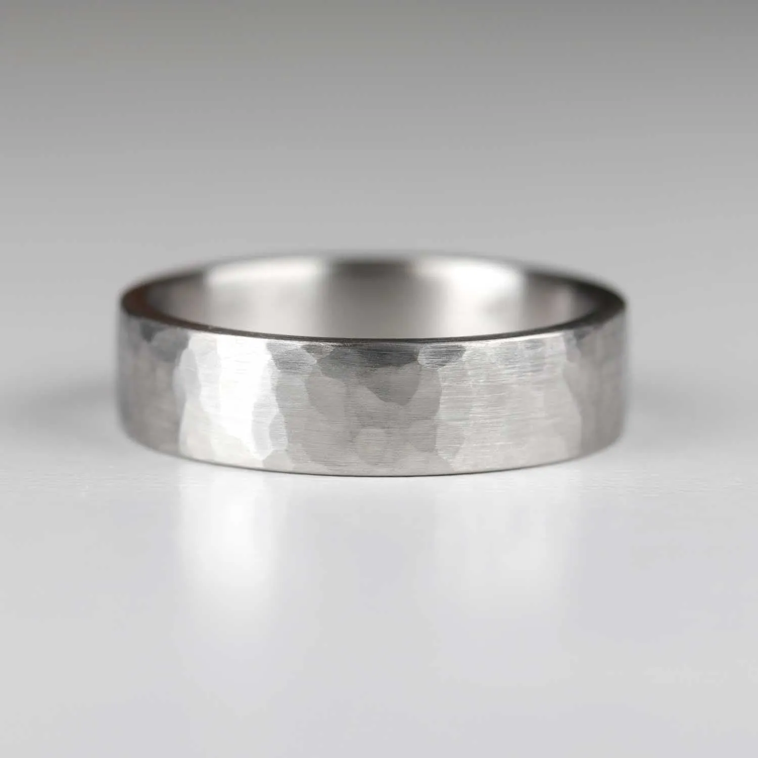 Hammer Textured Comfort-fit Flat Band •