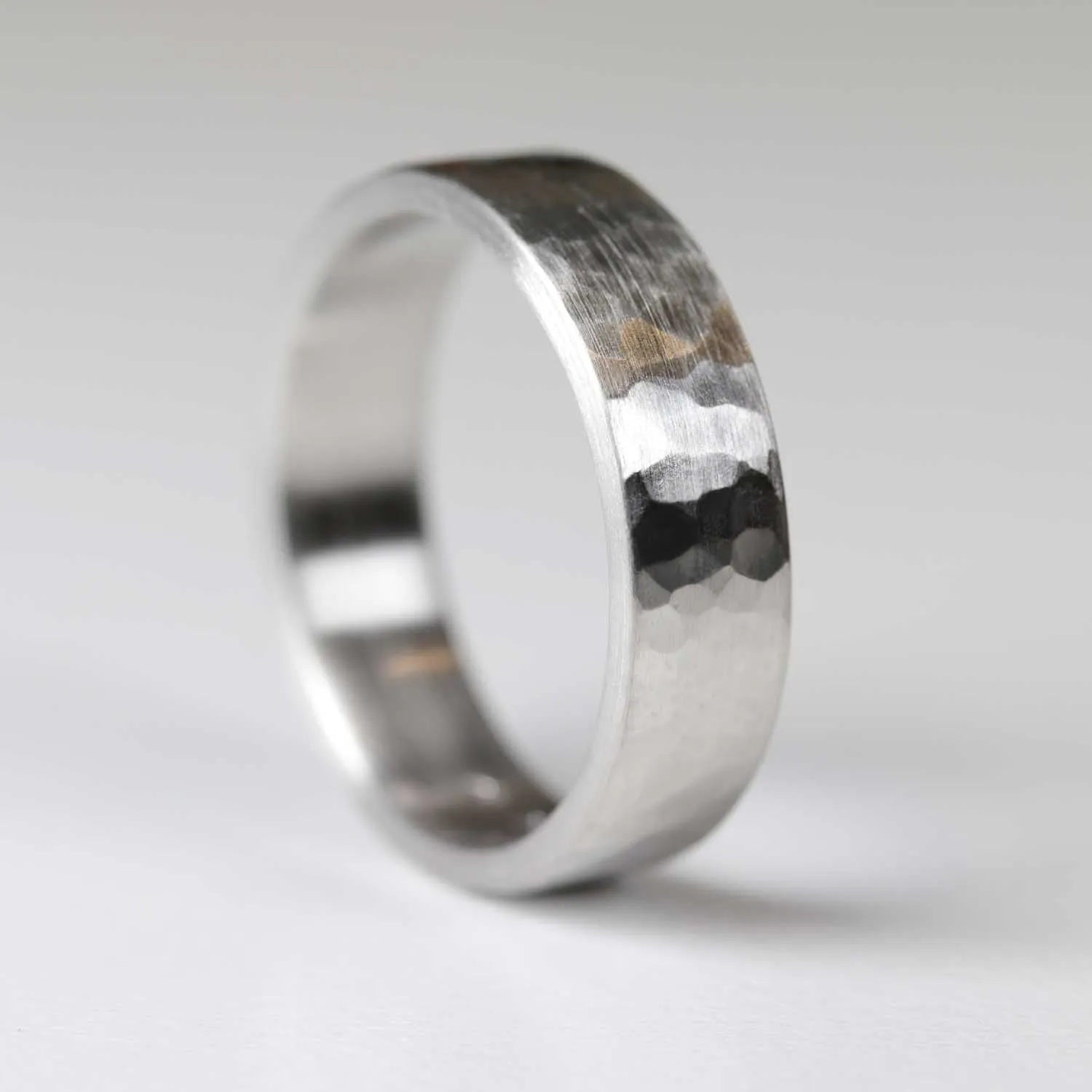 Hammer Textured Comfort-fit Flat Band •