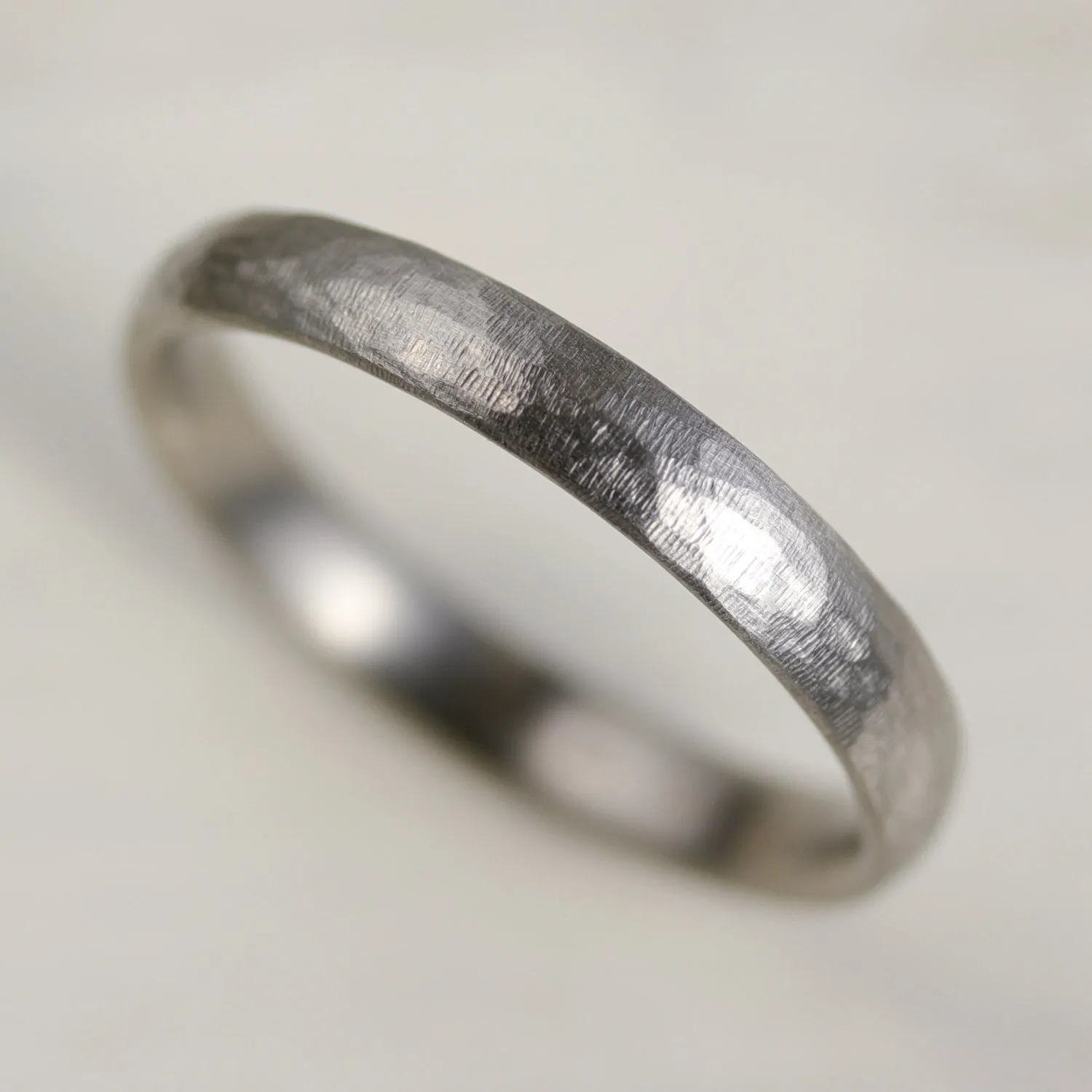Narrow Stone Texture Comfort-fit Classic Band •