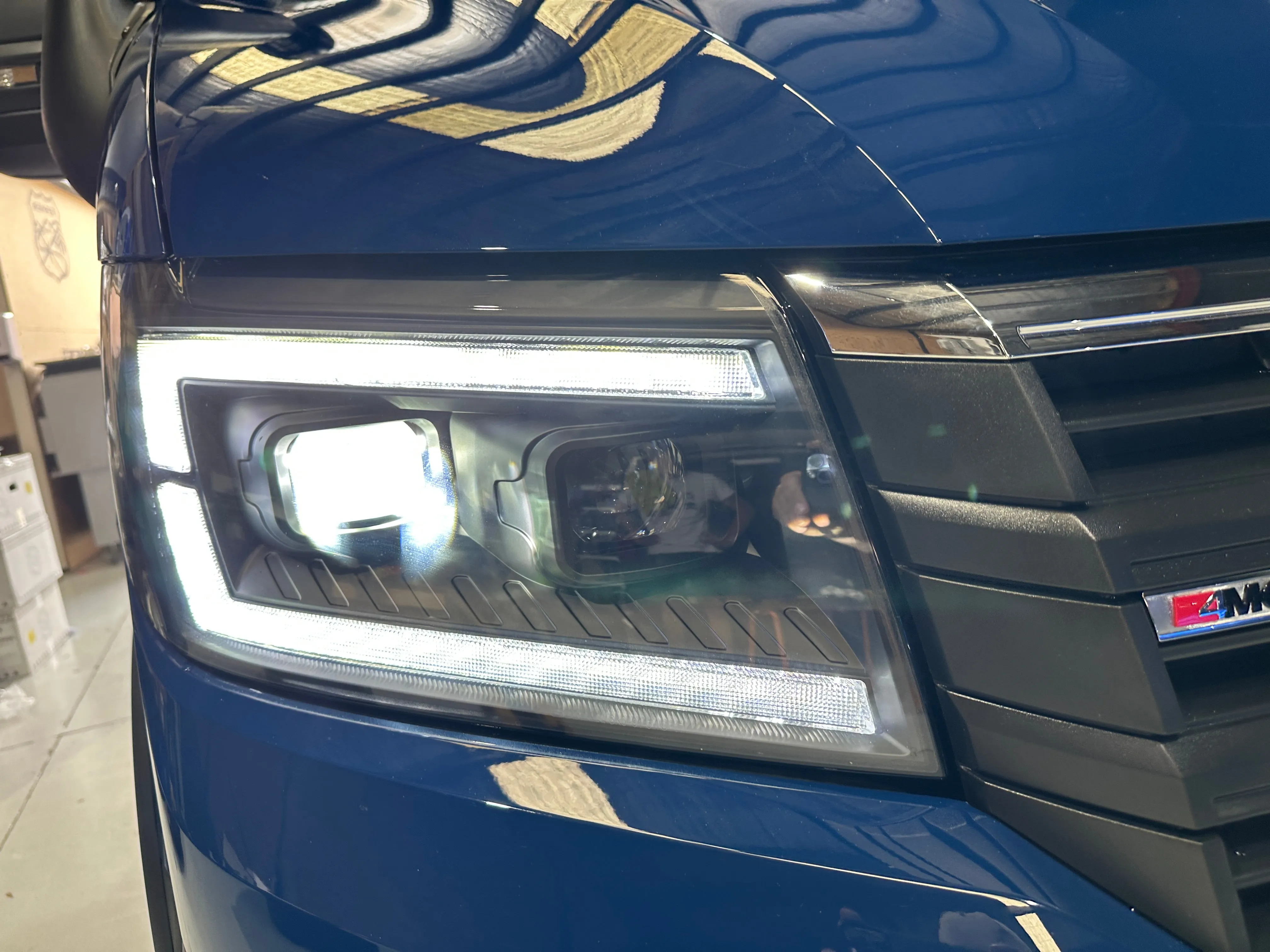 VW Crafter LED DRL Headlights with Sequential Indicators – BLACK
